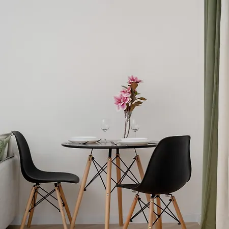Komfortowe I Przytulne Studio Blisko Parku Wroclaw By Noclegi Renters Exterior photo